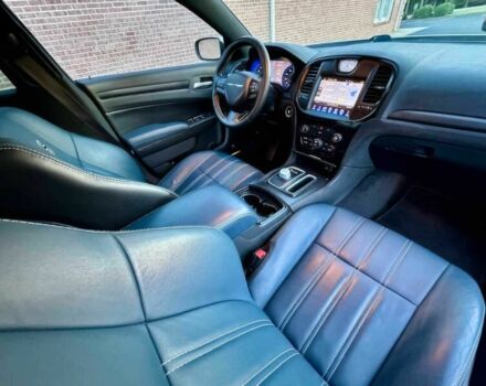 Белый Крайслер 300C, объемом двигателя 3.6 л и пробегом 71 тыс. км за 8600 $, фото 7 на Automoto.ua