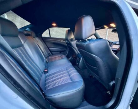 Белый Крайслер 300C, объемом двигателя 3.6 л и пробегом 71 тыс. км за 8600 $, фото 12 на Automoto.ua