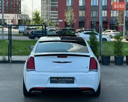Белый Крайслер 300C, объемом двигателя 3.6 л и пробегом 168 тыс. км за 14900 $, фото 8 на Automoto.ua