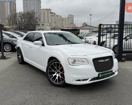 Белый Крайслер 300C, объемом двигателя 3.6 л и пробегом 165 тыс. км за 16800 $, фото 11 на Automoto.ua