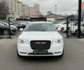 Белый Крайслер 300C, объемом двигателя 3.6 л и пробегом 165 тыс. км за 16800 $, фото 1 на Automoto.ua