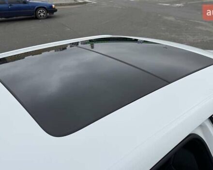 Белый Крайслер 300C, объемом двигателя 3.6 л и пробегом 165 тыс. км за 16800 $, фото 32 на Automoto.ua