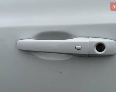 Белый Крайслер 300C, объемом двигателя 3.6 л и пробегом 165 тыс. км за 16800 $, фото 16 на Automoto.ua