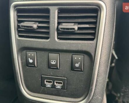 Белый Крайслер 300C, объемом двигателя 3.6 л и пробегом 165 тыс. км за 16800 $, фото 29 на Automoto.ua