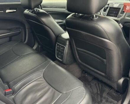 Белый Крайслер 300C, объемом двигателя 3.6 л и пробегом 165 тыс. км за 16800 $, фото 28 на Automoto.ua