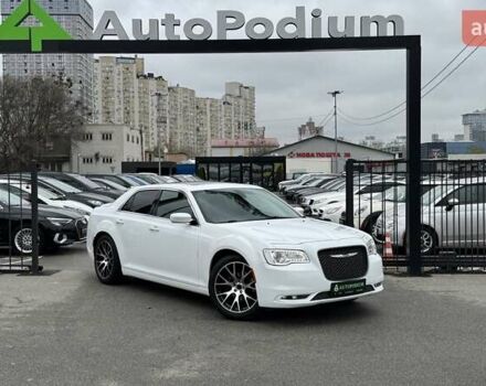 Белый Крайслер 300C, объемом двигателя 3.6 л и пробегом 165 тыс. км за 16800 $, фото 9 на Automoto.ua