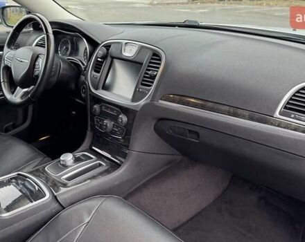 Белый Крайслер 300C, объемом двигателя 3.6 л и пробегом 165 тыс. км за 16800 $, фото 31 на Automoto.ua