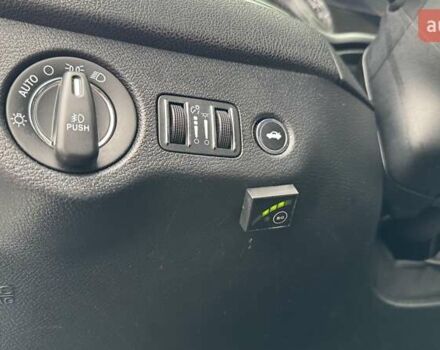 Белый Крайслер 300C, объемом двигателя 3.6 л и пробегом 165 тыс. км за 16800 $, фото 24 на Automoto.ua