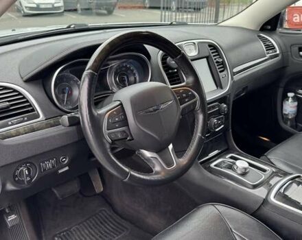 Белый Крайслер 300C, объемом двигателя 3.6 л и пробегом 165 тыс. км за 16800 $, фото 23 на Automoto.ua