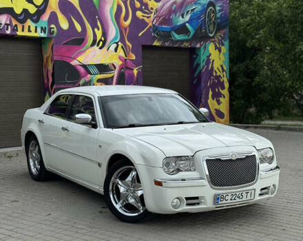 Білий Крайслер 300C, об'ємом двигуна 2.74 л та пробігом 333 тис. км за 5800 $, фото 1 на Automoto.ua