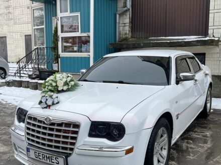 Білий Крайслер 300C, об'ємом двигуна 2.7 л та пробігом 180 тис. км за 6000 $, фото 1 на Automoto.ua