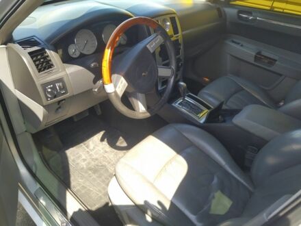 Крайслер 300C 2005 в Житомире на Automoto.ua Белый Крайслер 300C, объемом двигателя 0 л и пробегом 150 тыс. км за 7957 $, фото 1 на Automoto.ua