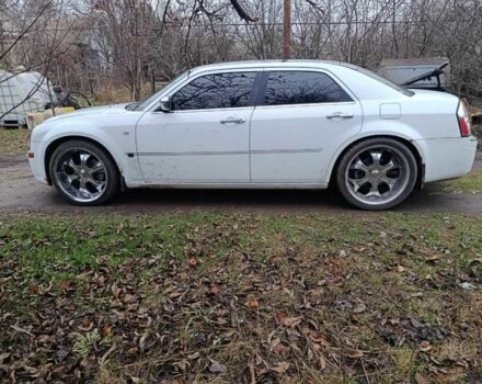 Белый Крайслер 300C, объемом двигателя 2.7 л и пробегом 2 тыс. км за 8500 $, фото 1 на Automoto.ua