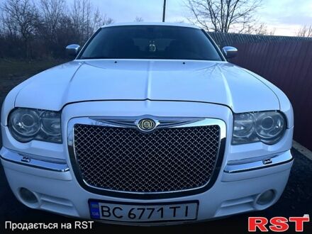Білий Крайслер 300C, об'ємом двигуна 2.7 л та пробігом 255 тис. км за 9000 $, фото 1 на Automoto.ua