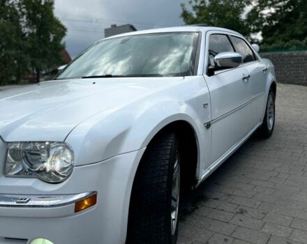 Білий Крайслер 300C, об'ємом двигуна 2.7 л та пробігом 250 тис. км за 7564 $, фото 1 на Automoto.ua