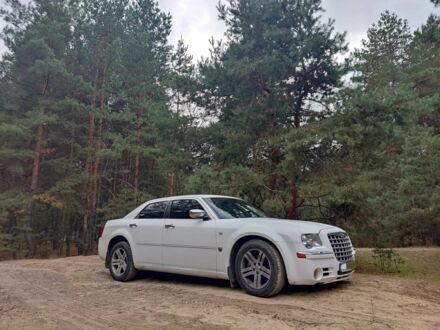 Крайслер 300 C 2007 в Днепре (Днепропетровске) на Automoto.ua Белый Крайслер 300 C, объемом двигателя 2.7 л и пробегом 260 тыс. км за 0 $, фото 1 на Automoto.ua