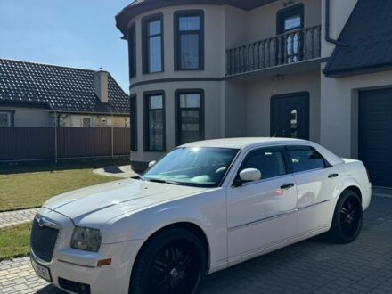 Крайслер 300C 2008 в Черкассах на Automoto.ua Белый Крайслер 300C, объемом двигателя 3.5 л и пробегом 235 тыс. км за 10000 $, фото 1 на Automoto.ua