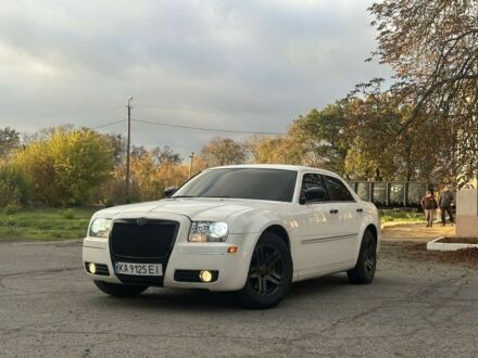 Крайслер 300C 2008 в Звенигородка на Automoto.ua Белый Крайслер 300C, объемом двигателя 3.5 л и пробегом 180 тыс. км за 8700 $, фото 1 на Automoto.ua