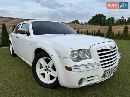 Крайслер 300C 2008 у Харкові на Automoto.ua Білий Крайслер 300C, об'ємом двигуна 2.74 л та пробігом 121 тис. км за 6900 $, фото 1 на Automoto.ua