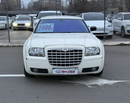 Білий Крайслер 300C, об'ємом двигуна 2.7 л та пробігом 190 тис. км за 6400 $, фото 1 на Automoto.ua