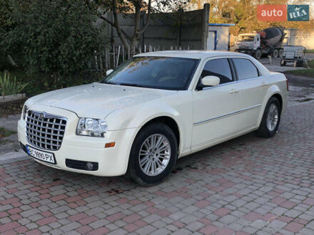 Крайслер 300C 2008 в Червонограде на Automoto.ua Белый Крайслер 300C, объемом двигателя 2.7 л и пробегом 297 тыс. км за 5100 $, фото 1 на Automoto.ua