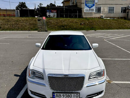 Крайслер 300C 2014 у Вінниці на Automoto.ua Білий Крайслер 300C, об'ємом двигуна 3.6 л та пробігом 130 тис. км за 13900 $, фото 1 на Automoto.ua