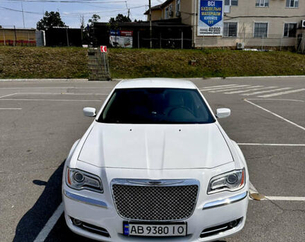 Белый Крайслер 300C, объемом двигателя 3.6 л и пробегом 130 тыс. км за 13900 $, фото 1 на Automoto.ua
