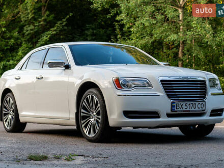Крайслер 300C 2014 у Хмельницькому на Automoto.ua Білий Крайслер 300C, об'ємом двигуна 3.6 л та пробігом 232 тис. км за 14300 $, фото 1 на Automoto.ua