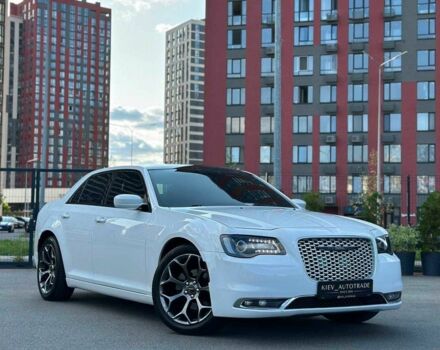 Белый Крайслер 300C, объемом двигателя 3.6 л и пробегом 168 тыс. км за 14900 $, фото 1 на Automoto.ua