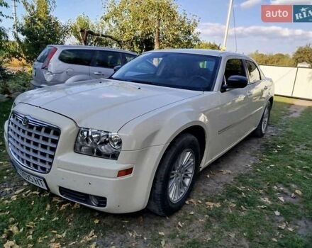 Бежевий Крайслер 300C, об'ємом двигуна 2.7 л та пробігом 189 тис. км за 6750 $, фото 1 на Automoto.ua