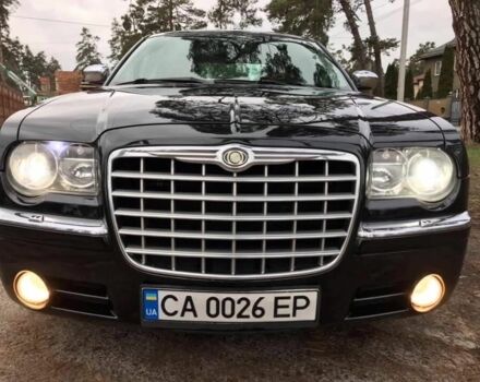 Черный Крайслер 300C, объемом двигателя 2.7 л и пробегом 280 тыс. км за 8700 $, фото 4 на Automoto.ua