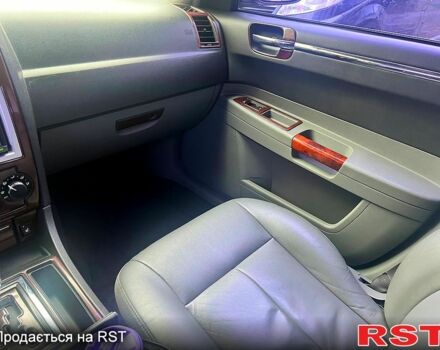 Чорний Крайслер 300C, об'ємом двигуна 3.5 л та пробігом 155 тис. км за 8000 $, фото 5 на Automoto.ua