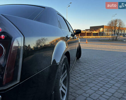 Черный Крайслер 300C, объемом двигателя 3.52 л и пробегом 300 тыс. км за 7200 $, фото 9 на Automoto.ua