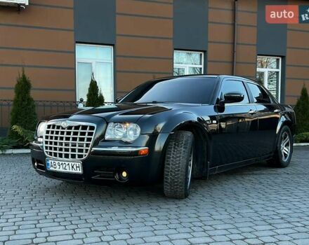 Черный Крайслер 300C, объемом двигателя 3.52 л и пробегом 300 тыс. км за 7200 $, фото 1 на Automoto.ua