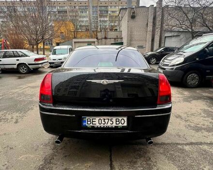 Чорний Крайслер 300C, об'ємом двигуна 3.5 л та пробігом 155 тис. км за 8000 $, фото 2 на Automoto.ua