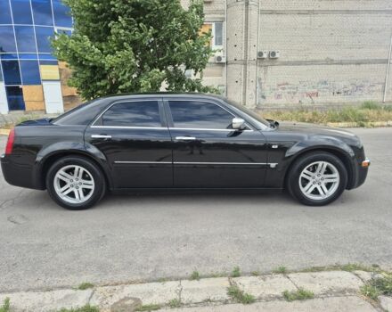 Чорний Крайслер 300C, об'ємом двигуна 2.7 л та пробігом 263 тис. км за 6856 $, фото 9 на Automoto.ua