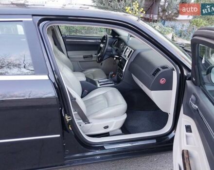 Чорний Крайслер 300C, об'ємом двигуна 2.74 л та пробігом 262 тис. км за 7250 $, фото 20 на Automoto.ua