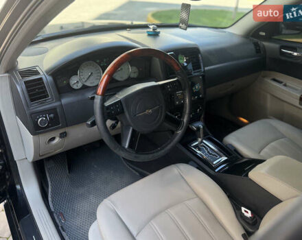 Чорний Крайслер 300C, об'ємом двигуна 2.74 л та пробігом 181 тис. км за 7500 $, фото 13 на Automoto.ua
