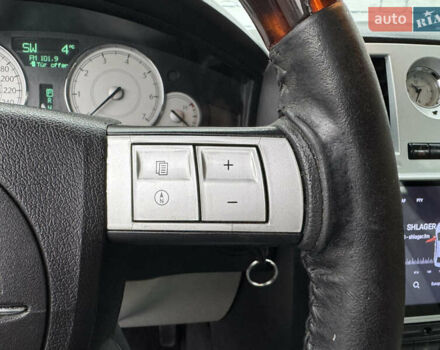 Чорний Крайслер 300C, об'ємом двигуна 2.74 л та пробігом 232 тис. км за 6500 $, фото 28 на Automoto.ua