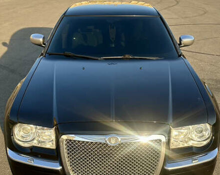 Черный Крайслер 300C, объемом двигателя 3.5 л и пробегом 270 тыс. км за 9500 $, фото 1 на Automoto.ua