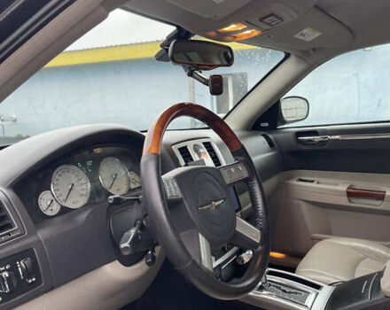 Черный Крайслер 300C, объемом двигателя 3.52 л и пробегом 277 тыс. км за 7000 $, фото 13 на Automoto.ua