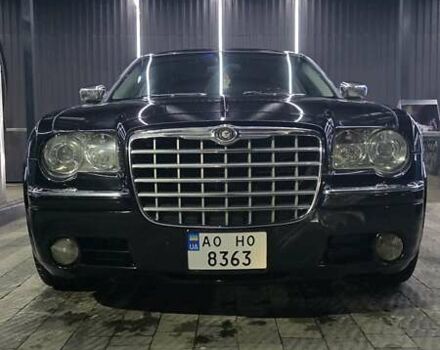 Черный Крайслер 300C, объемом двигателя 3.52 л и пробегом 220 тыс. км за 8800 $, фото 1 на Automoto.ua