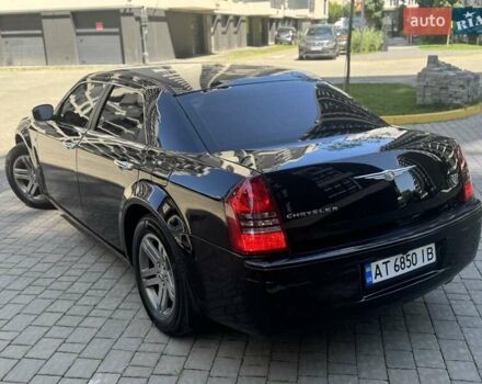 Черный Крайслер 300C, объемом двигателя 2.7 л и пробегом 179 тыс. км за 8450 $, фото 6 на Automoto.ua