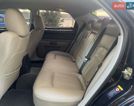 Чорний Крайслер 300C, об'ємом двигуна 2.74 л та пробігом 181 тис. км за 7500 $, фото 12 на Automoto.ua