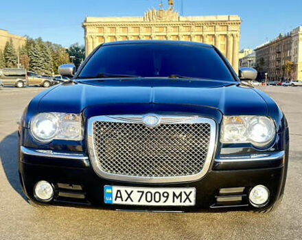 Черный Крайслер 300C, объемом двигателя 3.5 л и пробегом 270 тыс. км за 9500 $, фото 9 на Automoto.ua