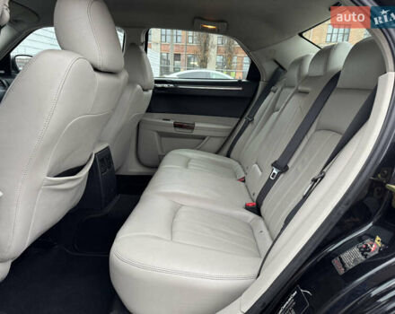 Чорний Крайслер 300C, об'ємом двигуна 2.74 л та пробігом 232 тис. км за 6500 $, фото 16 на Automoto.ua