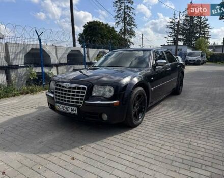 Черный Крайслер 300C, объемом двигателя 2.7 л и пробегом 320 тыс. км за 4500 $, фото 5 на Automoto.ua
