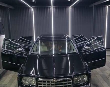 Черный Крайслер 300C, объемом двигателя 3.52 л и пробегом 220 тыс. км за 8800 $, фото 5 на Automoto.ua