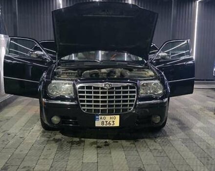 Черный Крайслер 300C, объемом двигателя 3.52 л и пробегом 220 тыс. км за 8800 $, фото 13 на Automoto.ua