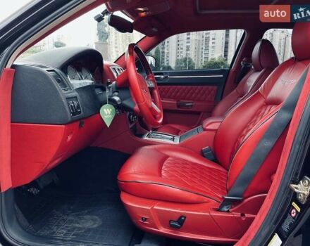 Черный Крайслер 300C, объемом двигателя 5.7 л и пробегом 77 тыс. км за 11500 $, фото 5 на Automoto.ua
